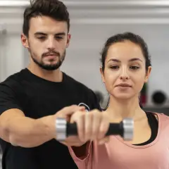 CrossFit: Co to jest? Przewodnik dla początkujących i obalamy mity