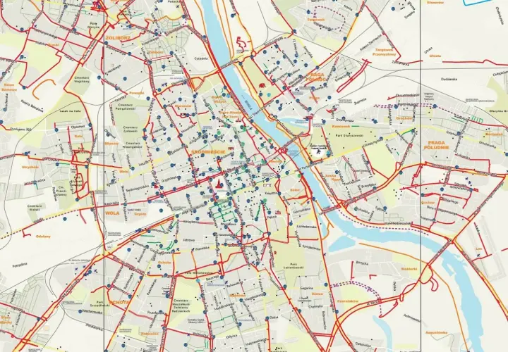 Mapa rowerowa Warszawy z zaznaczonymi trasami. Widać dzielnice takie jak Wola, Śródmieście, Praga Południe.