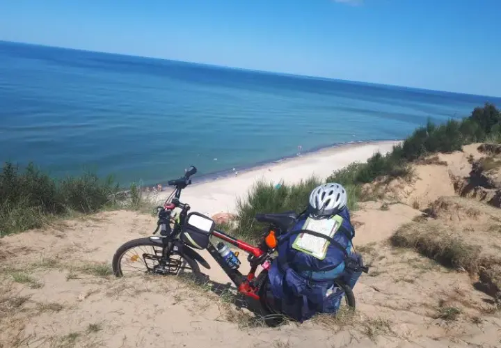 Szlak Zwiniętych Torów: Ustka-Rowy rowerem? Kompletny przewodnik!