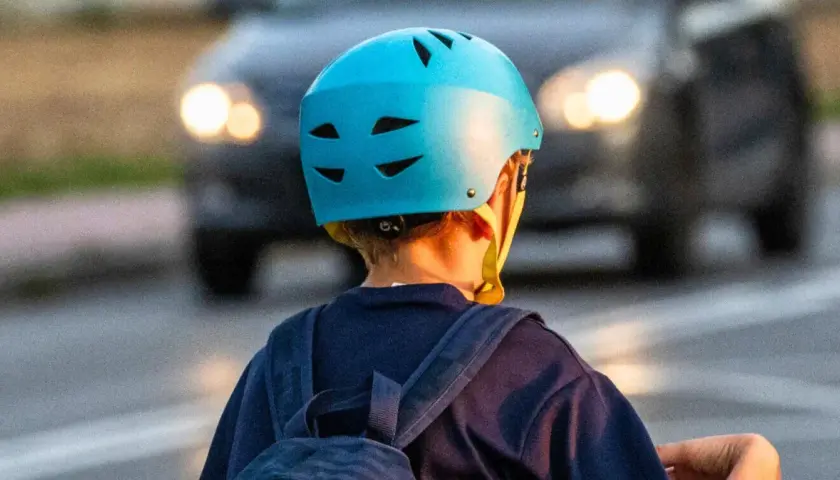Kask na rowerze: Nowe prawo od 2026. Czy Twoje dziecko musi go mieć?