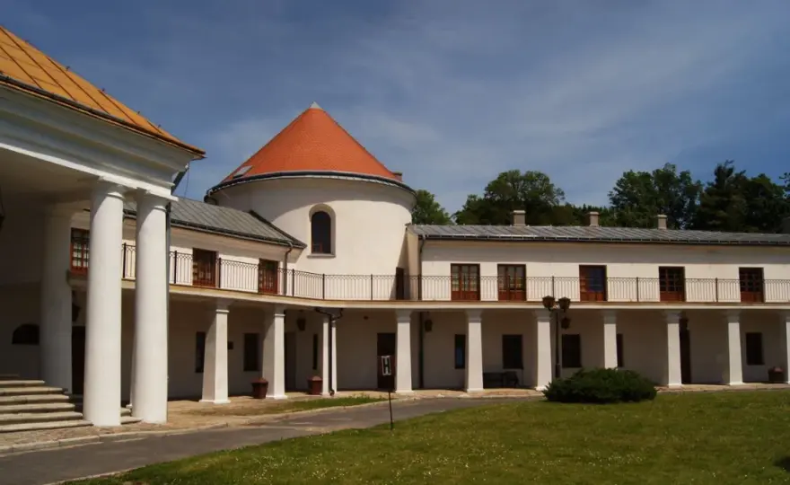 Zamek w Lesku - Przewodnik po historii i zwiedzaniu