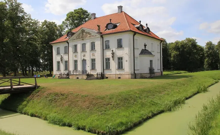 Co zobaczyć w Choroszczy? Pałac, park i najciekawsze miejsca