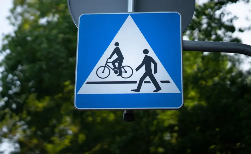 Przejazd dla rowerów - Kto ma pierwszeństwo? Poznaj aktualne zasady