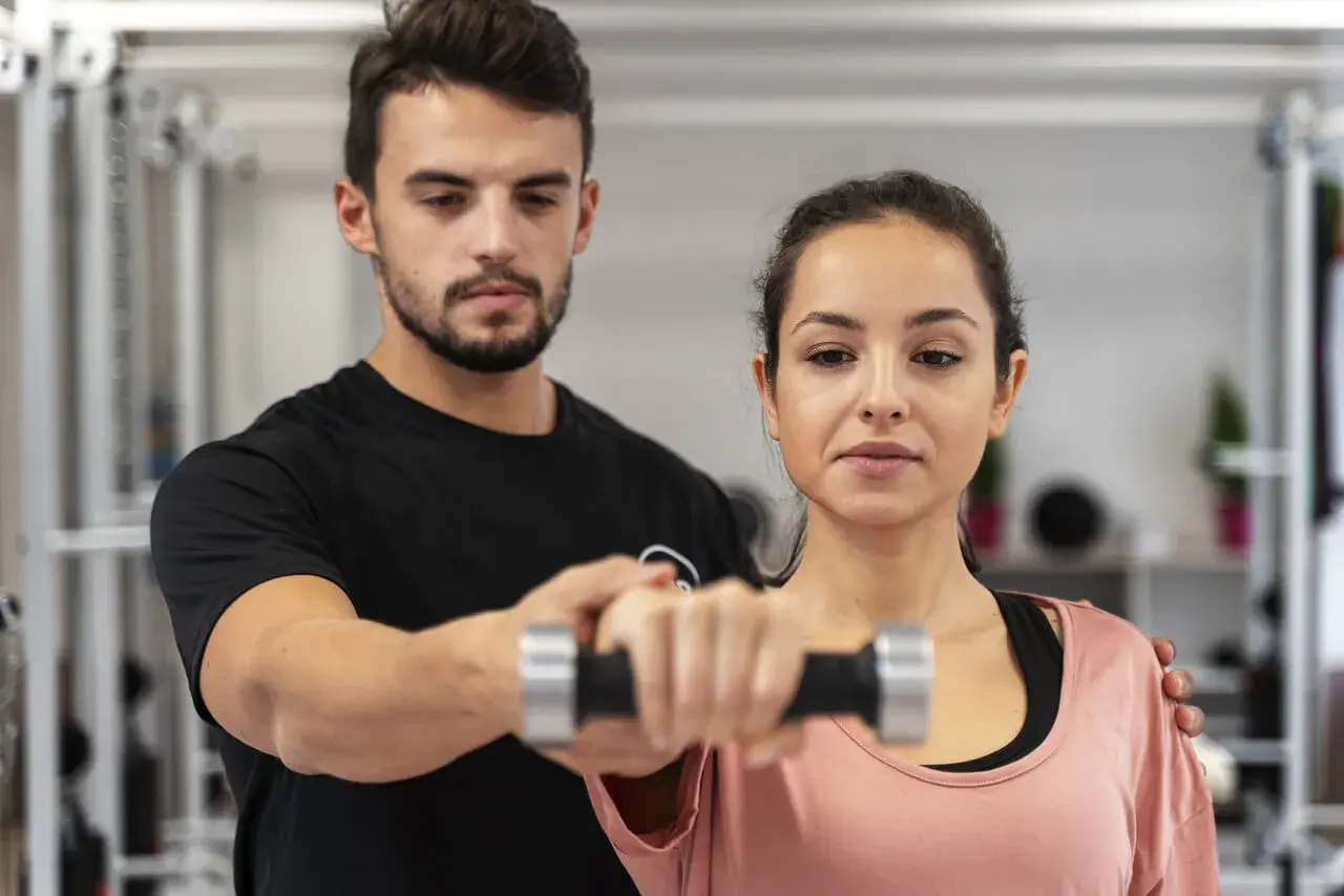 CrossFit: Co to jest? Przewodnik dla początkujących i obalamy mity
