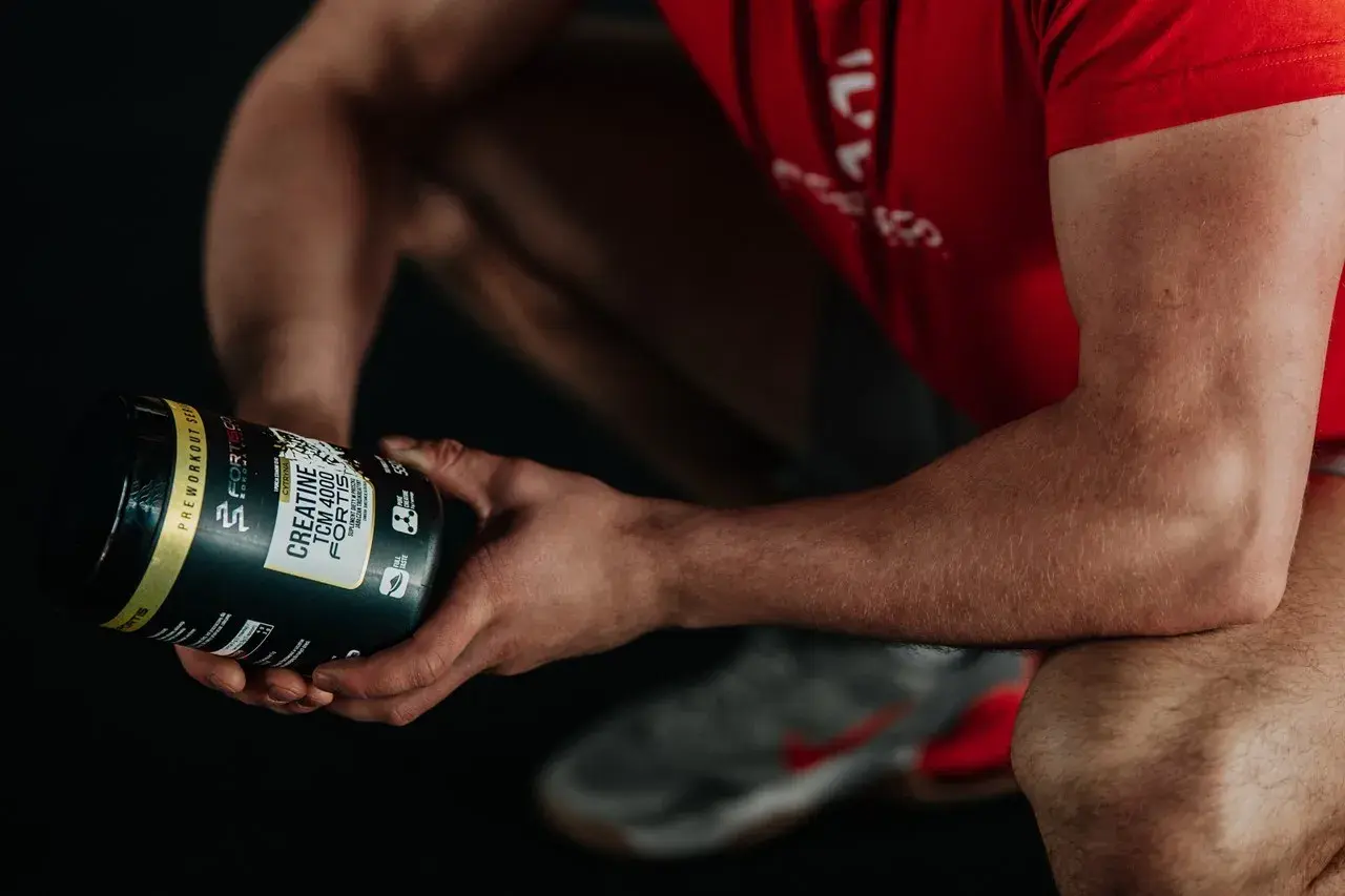 Jakie odżywki na CrossFit? Zwiększ siłę, wytrzymałość i regenerację!