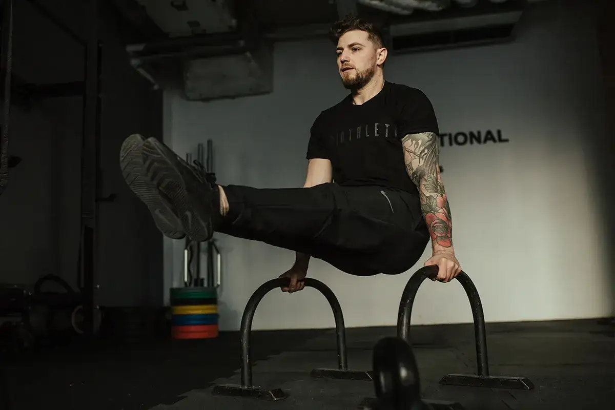 Zdjęcie CrossFit z siłownią: Jak połączyć treningi dla siły i sprawności?