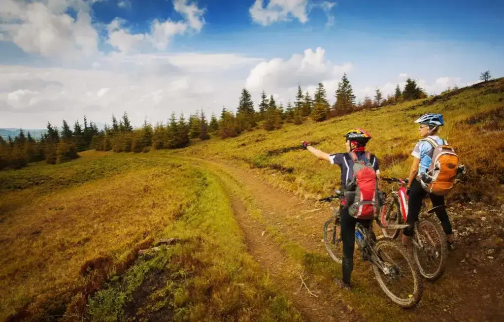 Zdjęcie Bieszczady na rowerze: Trasy dla każdego. Zaplanuj idealną wyprawę!