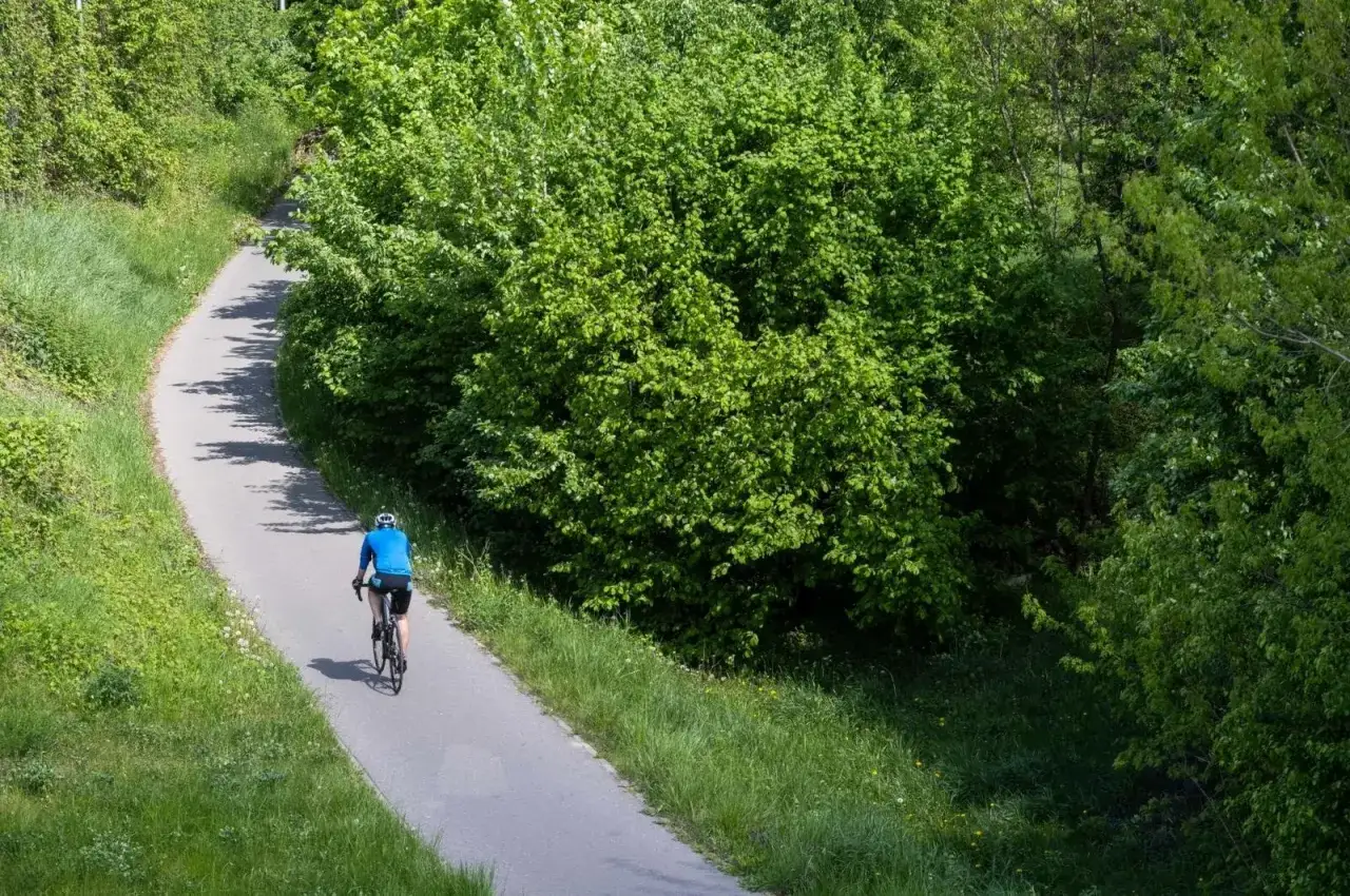 Zdjęcie Odkryj Łódzkie na rowerze: TOP 5 tras i praktyczne wskazówki