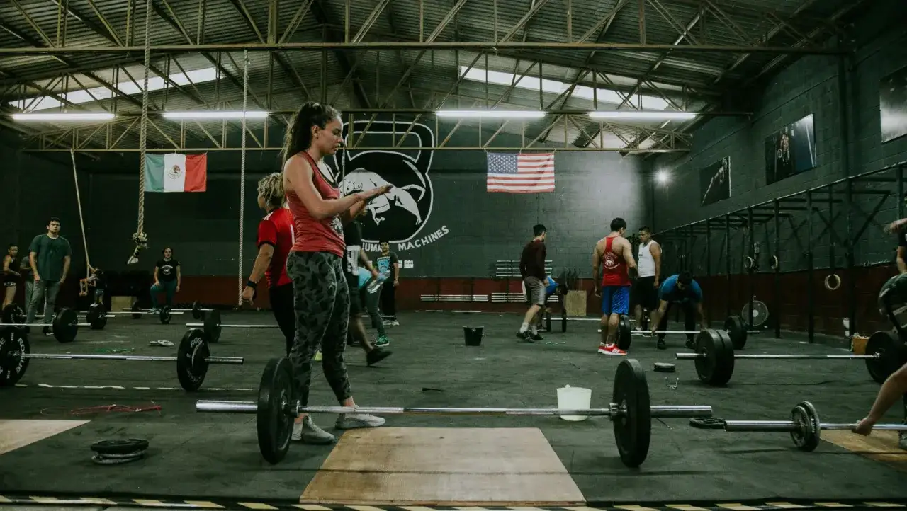 Zdjęcie CrossFit czy siłownia? Gdzie osiągniesz wymarzone efekty?