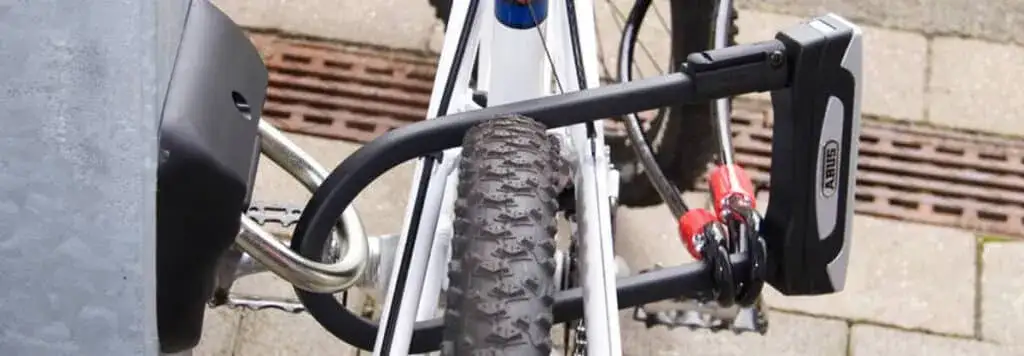 Zdjęcie Garaż podziemny: Zabezpiecz rower! 2 zapięcia, kotwa i spokój ducha.
